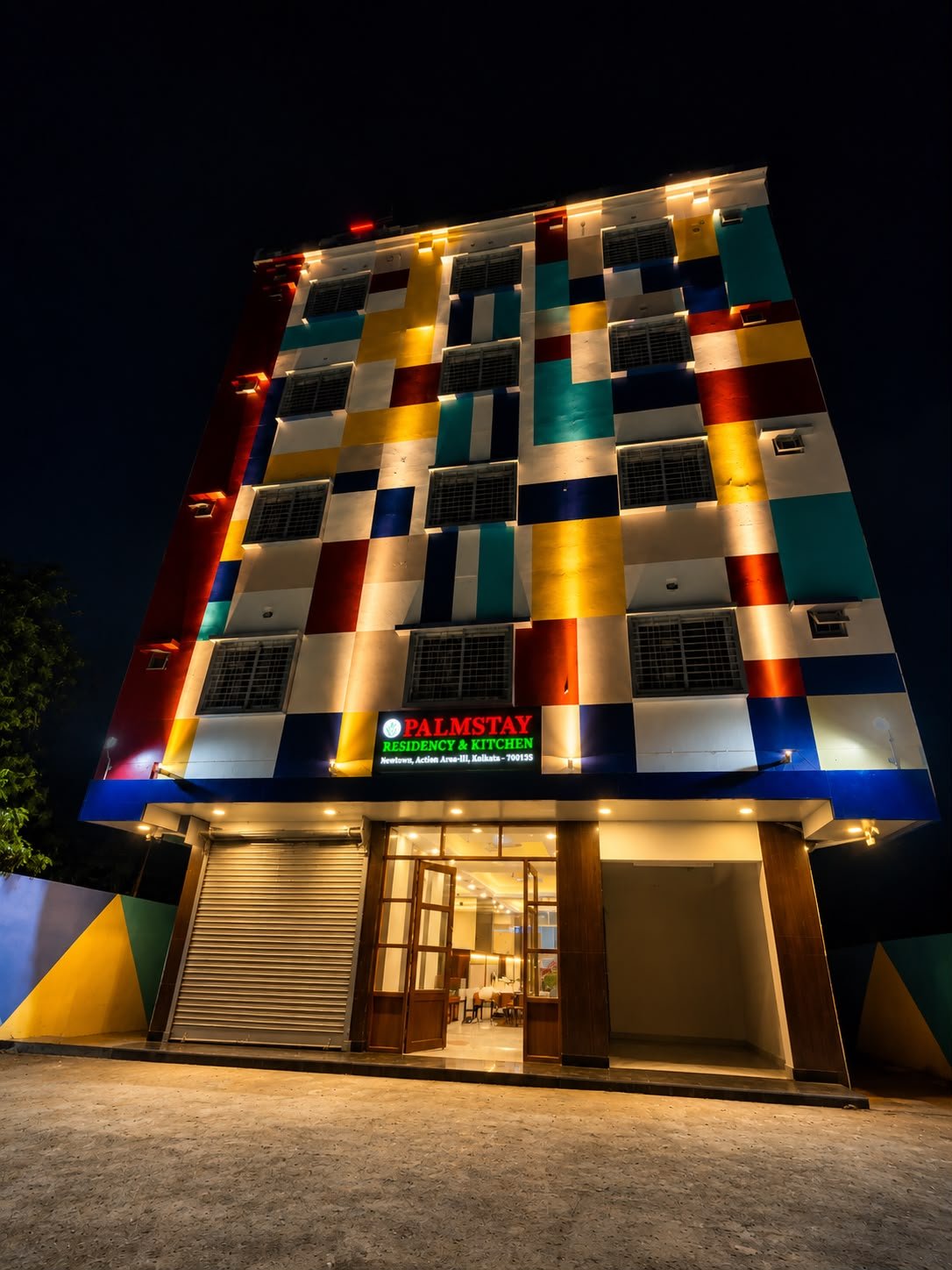 🌆 Palmstay Facade