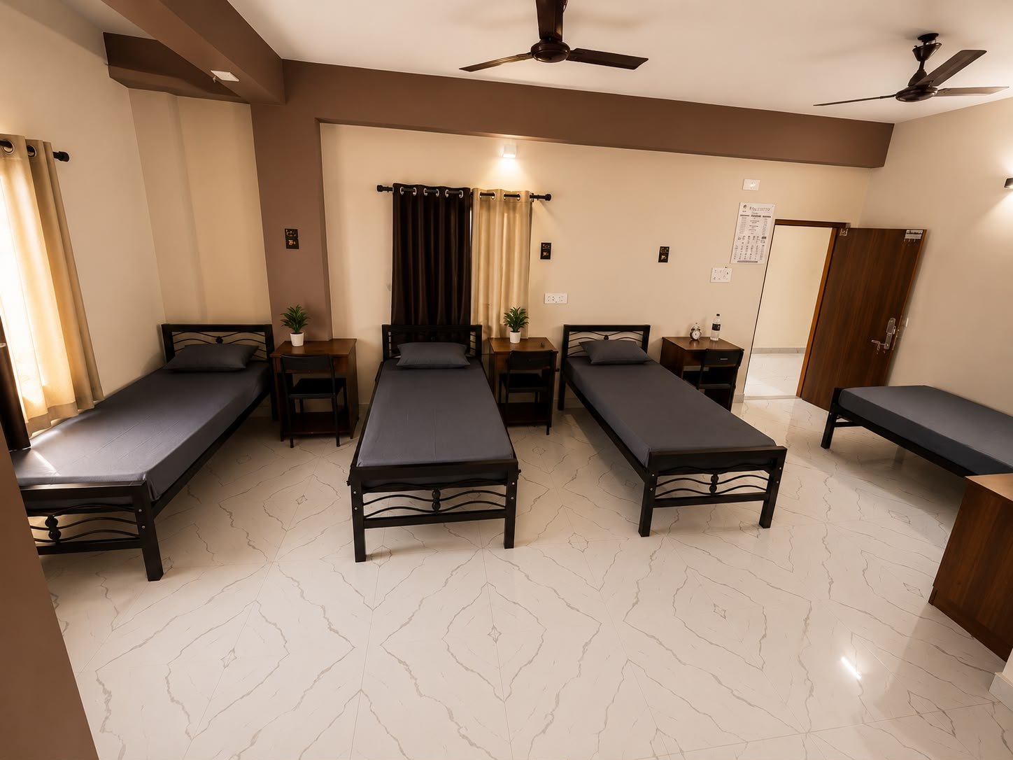 🏠 Spacious Sharing Room